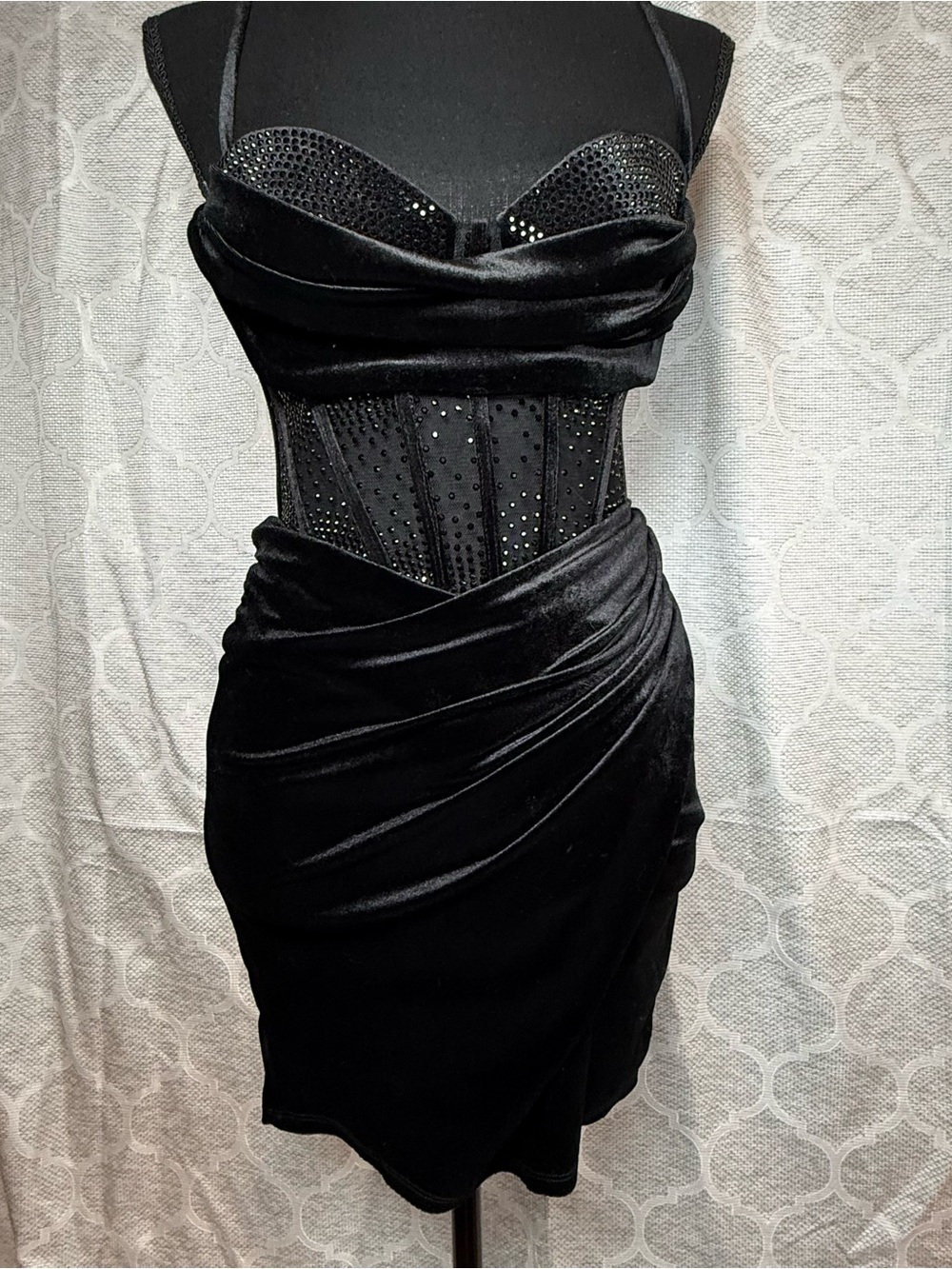 Windsor Black Velvet Draped Corset Mini Homecoming Dress